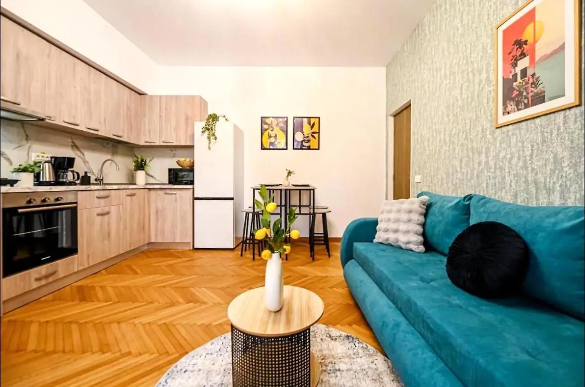 Fluidity - Refined 2Br Retreat In City Center Bucareste Apartamento